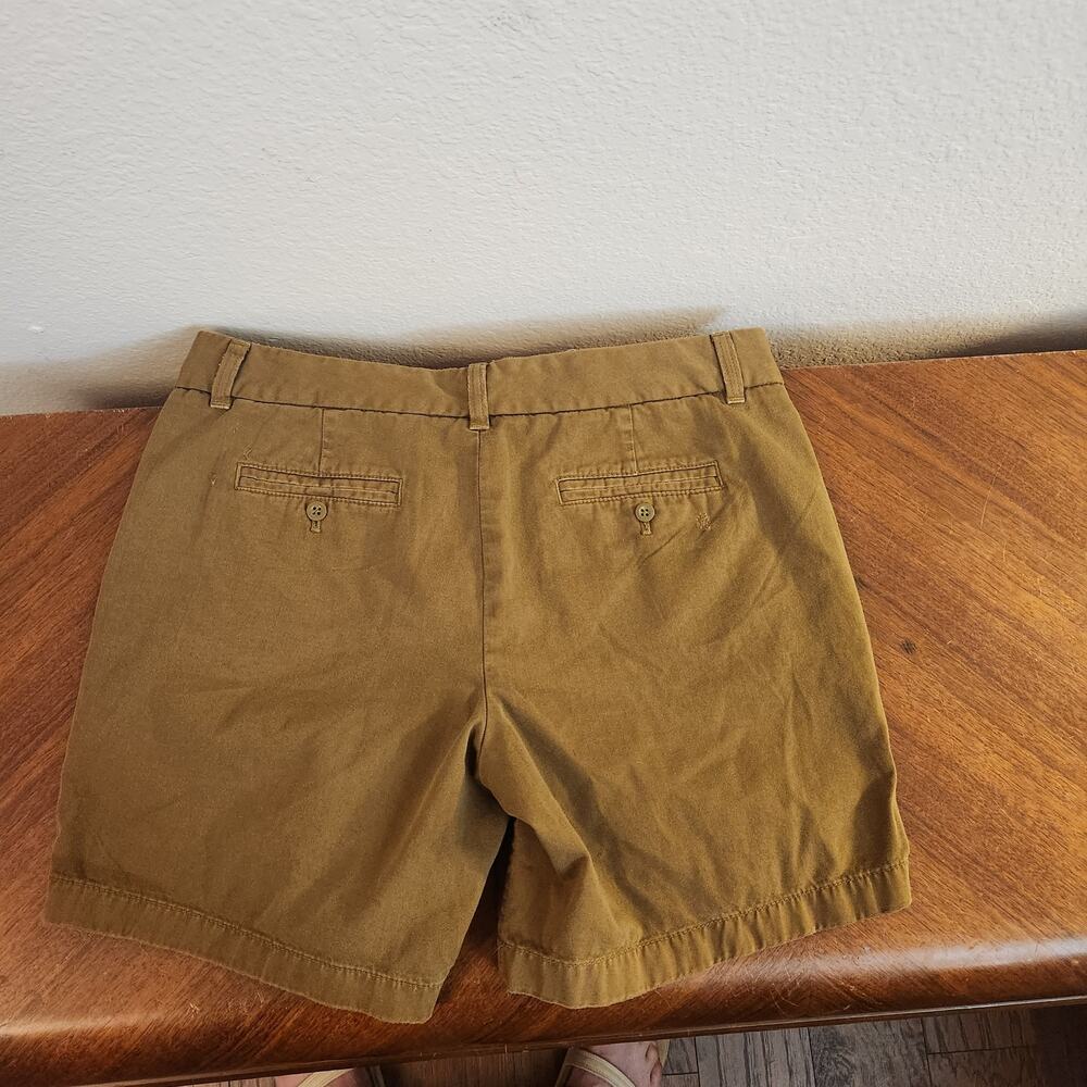J.Crew Broken-In Boyfriend Khaki Chino Shorts Size 10 - Picture 3 of 5